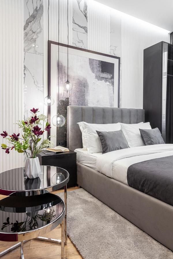 Lovely Apartment On Drahomanova Street Львів Екстер'єр фото