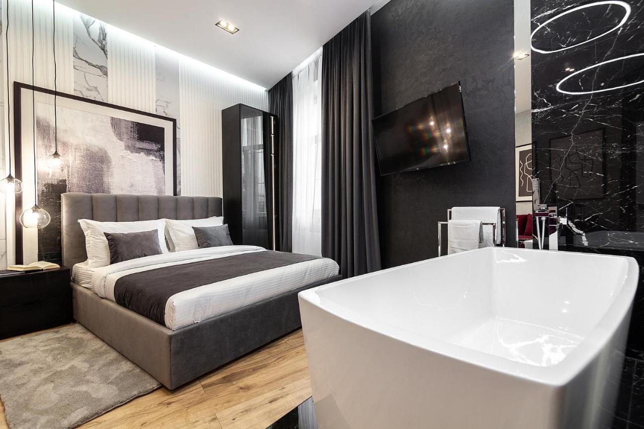 Lovely Apartment On Drahomanova Street Львів Екстер'єр фото
