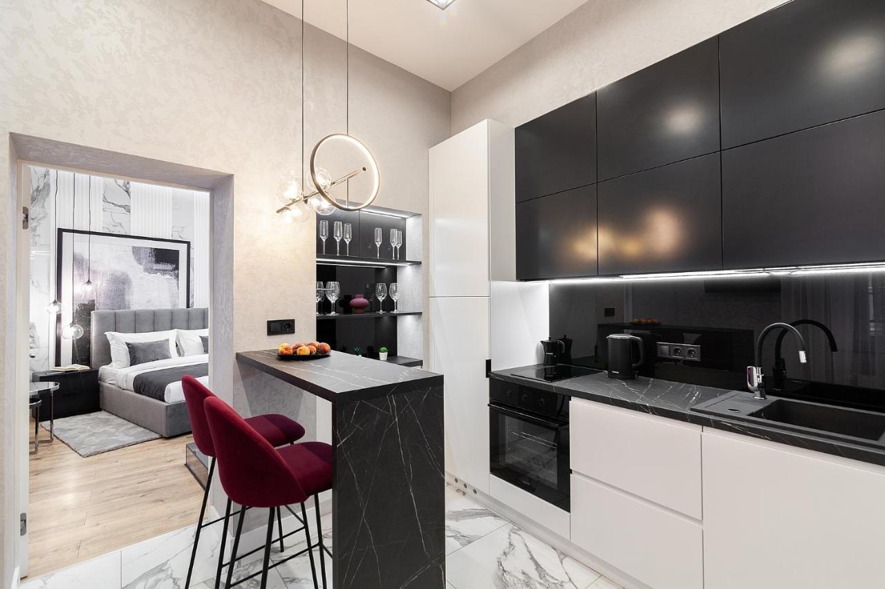 Lovely Apartment On Drahomanova Street Львів Екстер'єр фото