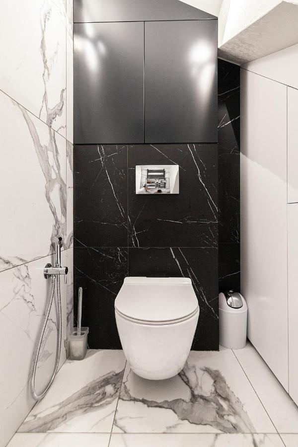 Lovely Apartment On Drahomanova Street Львів Екстер'єр фото