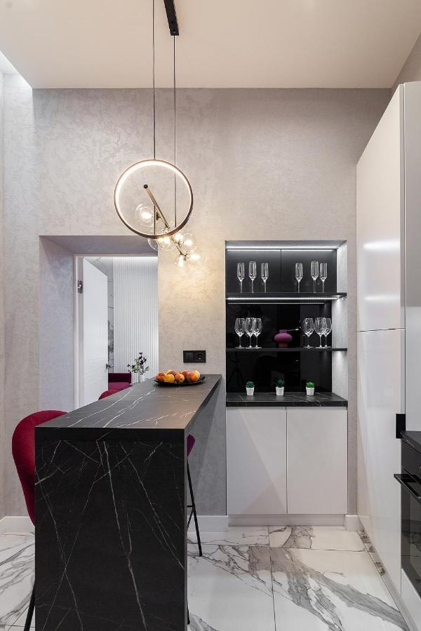 Lovely Apartment On Drahomanova Street Львів Екстер'єр фото